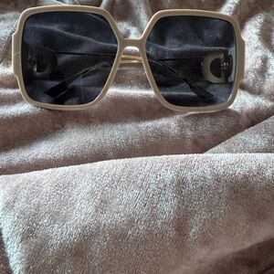 Chic Beige Square Sunglasses